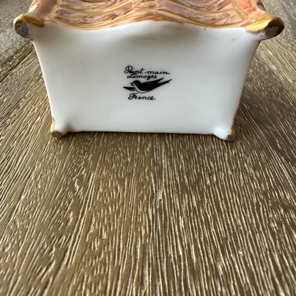 Limoges France Peint Main porcelain Trinket Box Chest - Picture 7 of 9